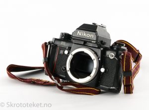 Nikon F3 P (1983) med DE-5 søker