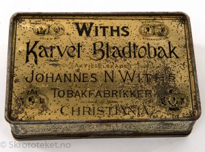 Withs Karvet Bladtobak fra Johannes N. With’s Tobaksfabrikker, Christiania (2)