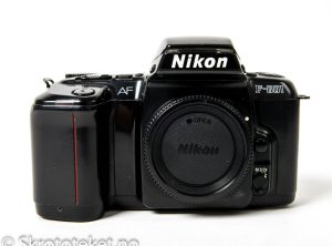 Nikon F-601 (1991)