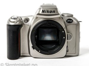 Nikon F55 (Silver) (2002)