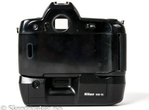 Nikon F90 med MB-10 (1992-2001)