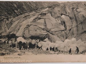 Kjendalsbræ – Turister på utflukt til Kjendalsbreen (1900-tallet)