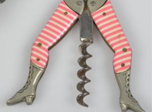 Korketrekker som kalles for «Lady Legs Corkscrew», «Ballet Dancer Corkscrew» eller «Can-Can Corkscrew»